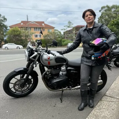 Azadeh Ada Ghorashi profile