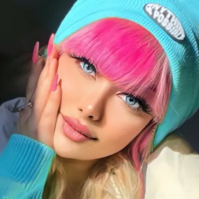 Azin pouladkhan 🦋 profile