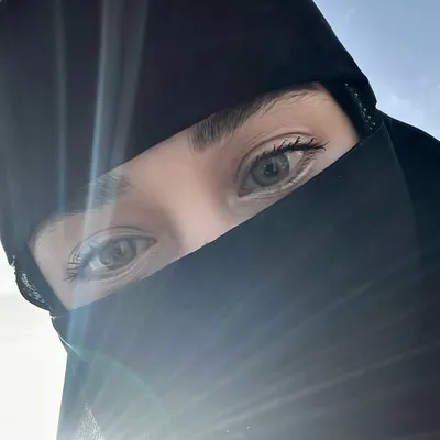 Azizah Putri Sahara عزيزة profile