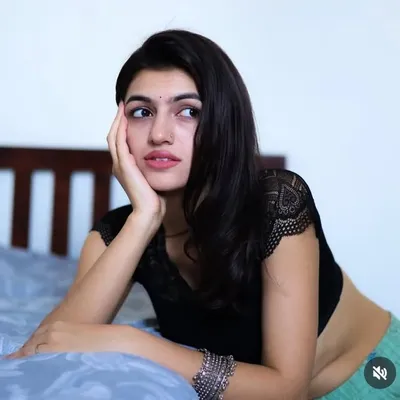 Azra khan ๐ต profile