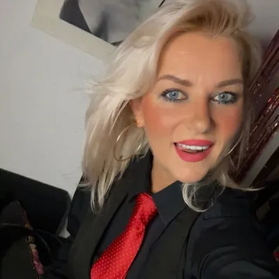Katarzyna W. 🇵🇱🇩🇪ENERGIA & Social Media Freak profile