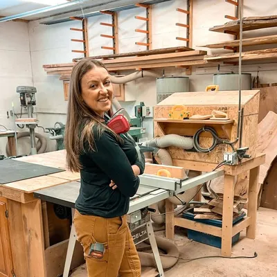 BACKWOOD DESIGN CO by Lindsay Russell | Epoxy & Wood Artist profile