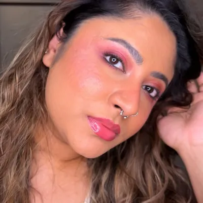 Nainika 🧿💖 Tips for Wavy Hair & Oily Skin