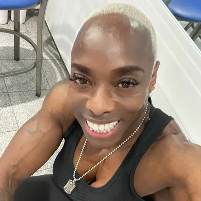 Roxanne Edwards profile
