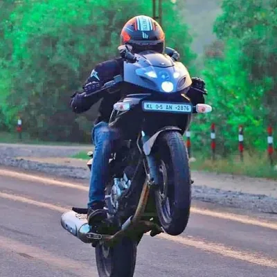 Bajajpulsar220 profile