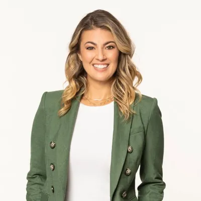 Amanda Balionis profile