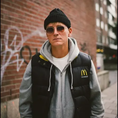 Oscar Barkenbom profile