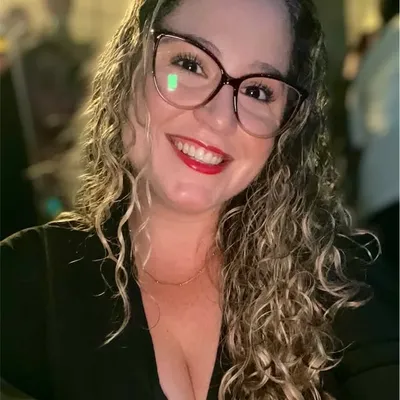 Gabriela Bastos profile