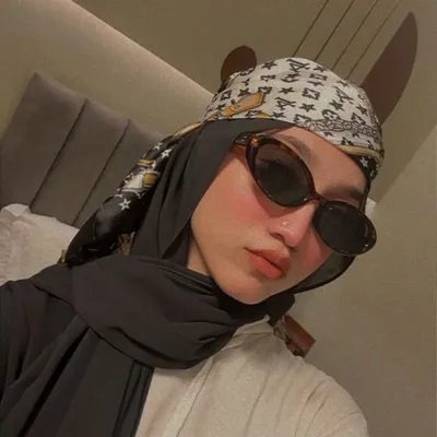 Ayesha Merchant profile