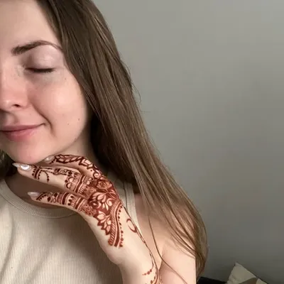 Anna Kolmakova 🌿 BeautyMehndi profile
