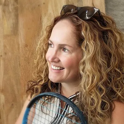 Becca Fitzpatrick profile
