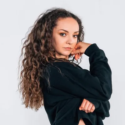 Becki Louise Caines✨ profile