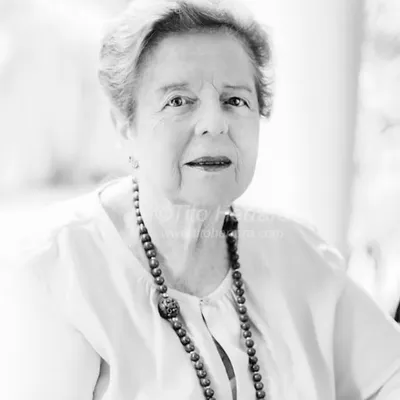 Bertha de Peláez profile