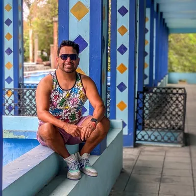 Beto — aquí y allá profile