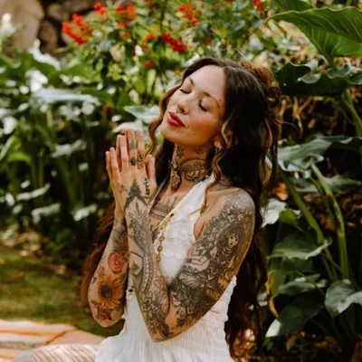 Suna ๐ฒ Betti ๐ง๐ผ shamanic healing โข fae & feminine wisdom profile