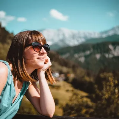 Bettina Faust profile