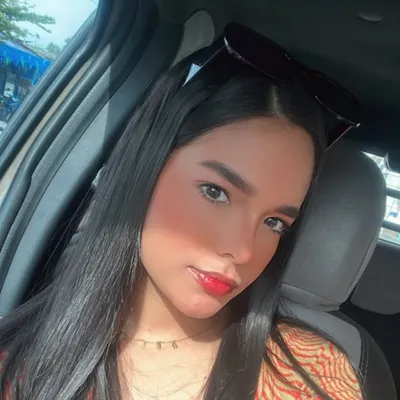 Betty Hoyos profile