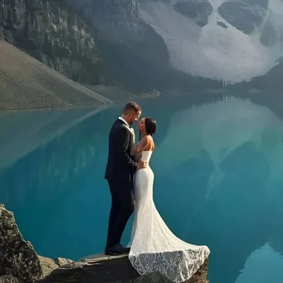 Alex & Chelsea | Travel Couple profile