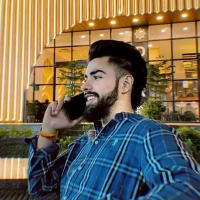 KUNJ BHALLA♤ profile