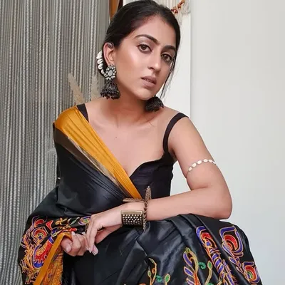 BHAWNA | Fashion Blogger profile