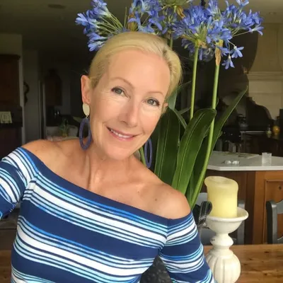 Bernadette Holstein profile