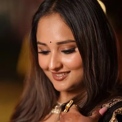 BHUMIKA SHARMA | MAKE-UP ARTIST