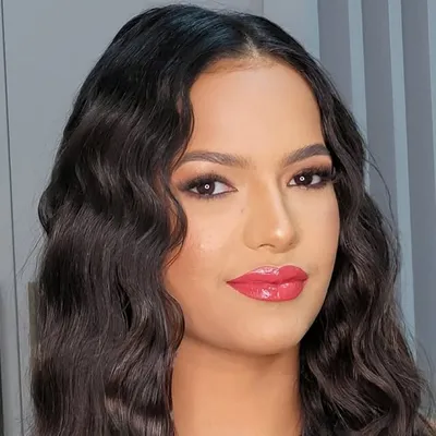 Bia Chagas profile