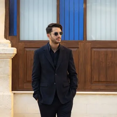 Vasilis Siampalis | Wedding & Fashion photographer profile