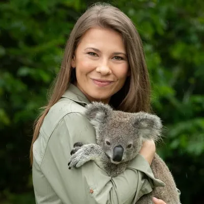 Bindi Irwin profile