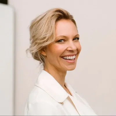 Birte Glang | Glow. Body & Mind. Actress. profile