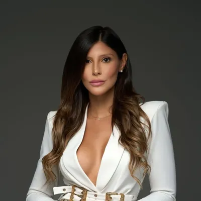 Bianca Rosales | Travel Blogger profile