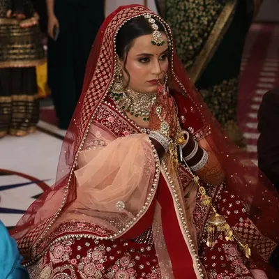 Himanshi Dhall Sachdeva profile