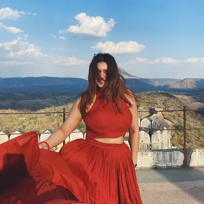 Hirva Mehta🧿| Content Creator | Fashion & Beauty💌