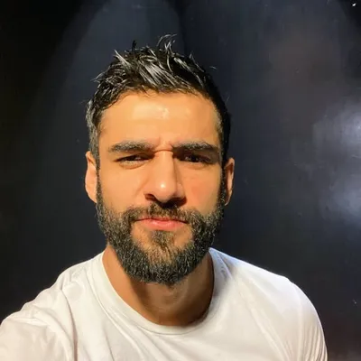 Bob Medina. profile