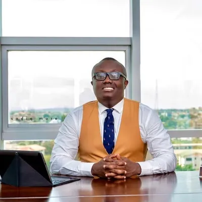 Bola Ray Official profile