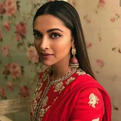 ʙᴏʟʟʏᴡᴏᴏᴅ profile