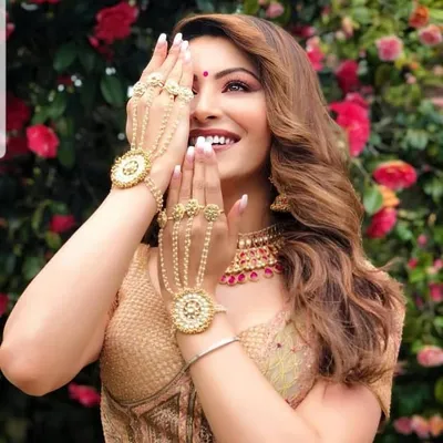BOLLYWOOD FAME ๐ profile
