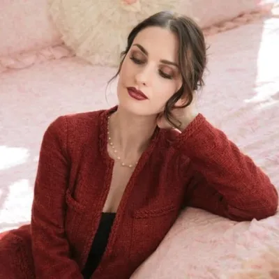 BOUDOIR FRANÇAIS - Alison profile