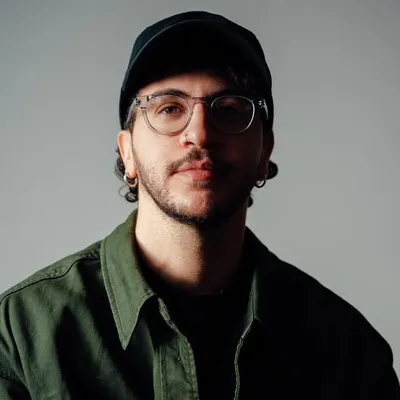 Riccardo Cambó - Breccia profile