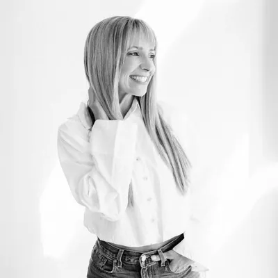 britt | wedding photographer profile