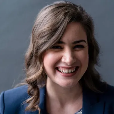 Erin Lowry//Broke Millennial® profile
