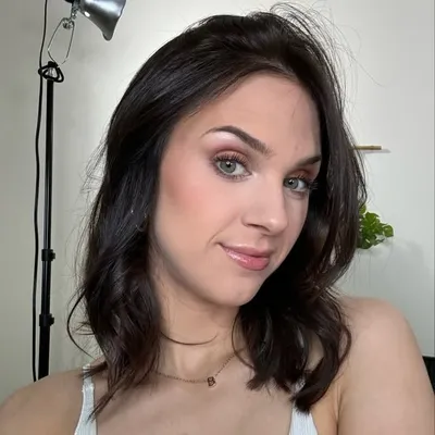 Brooke Noel profile