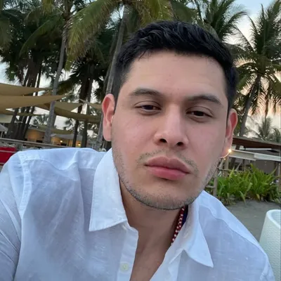 Dennis Robles profile