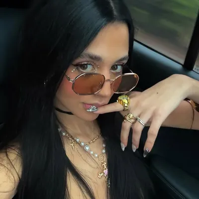 bruna pollis profile
