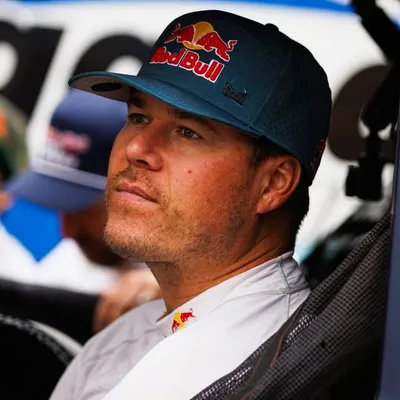 Bryce Menzies profile