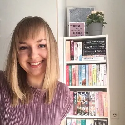 Lena ✨ profile