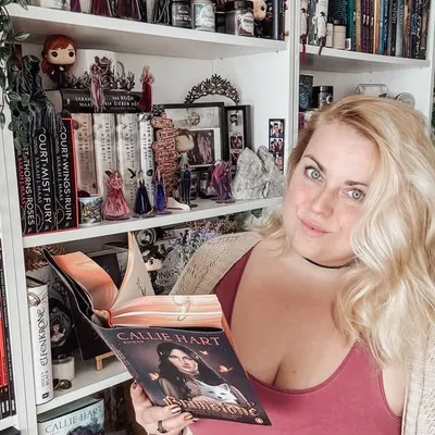 Christl | Romance • Dark Romance • Romantasy profile