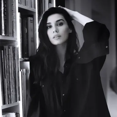 Burcu Kıratlı profile