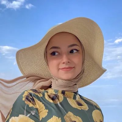 Büşra Özcan profile