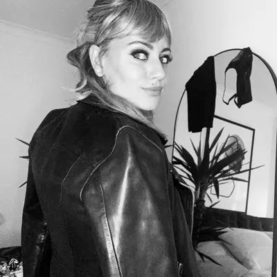 Lia Bellas profile